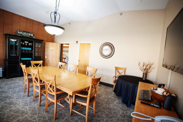 Resident dining and activity area at Shaw Mountain of Cascadia a skilled nursing facility in Boise, Idaho