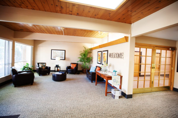 Waiting area Shaw Mountain of Cascadia a skilled nursing facility in Boise, Idaho